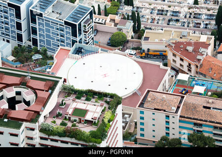 Hubschrauberlandeplatz am Krankenhaus Gebäude in Monaco Stockfoto