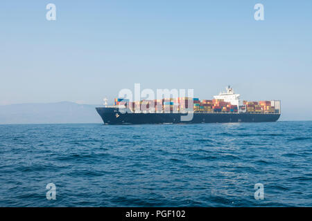 Container schiff auf dem offenen Meer, Atlantik, Straße von Gibraltar, Andalusien, Spanien Stockfoto