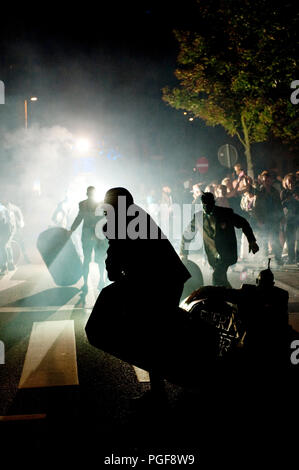 Die 'Biwak' Feuer Show von Générik Vapeur am Theater Op de Markt Straßentheater-Festival in Hasselt (Belgien, 08/08/2010) Stockfoto