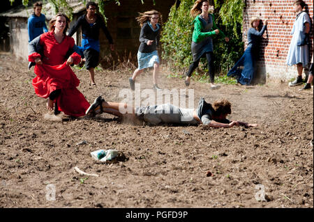 Die Dag Menjère, Dag Frau Jugend Projekt an der Spots Op West Theater Festival in Bruxelles (Belgien, 12/07/2009) Stockfoto