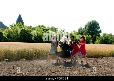 Die Dag Menjère, Dag Frau Jugend Projekt an der Spots Op West Theater Festival in Bruxelles (Belgien, 12/07/2009) Stockfoto