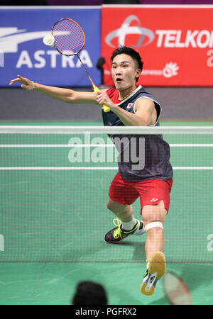 Jakarta, Indonesien. 25 Aug, 2018. Kento Momota (JPN) Badminton: Männer Singles Runde 16 an Anthony Sinisuka Ginting während der 2018 Jakarta Palembang Asian Games in Jakarta, Indonesien. Quelle: LBA/Alamy leben Nachrichten Stockfoto