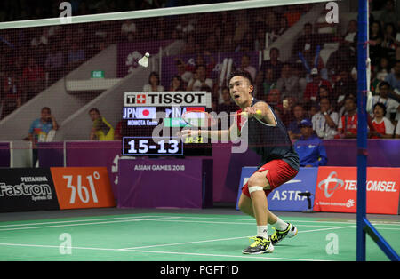 Jakarta, Indonesien. 25 Aug, 2018. Kento Momota (JPN) Badminton: Männer Singles Runde 16 an Anthony Sinisuka Ginting während der 2018 Jakarta Palembang Asian Games in Jakarta, Indonesien. Quelle: LBA/Alamy leben Nachrichten Stockfoto