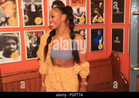 Die Tabarnacle, Notting Hill, London, UK, 26. August 2108, Alexandra Burke Gast während der Notting Hill Carnival 2018, Alexandra Burke, © Richard Soans/Alamy leben Nachrichten Stockfoto