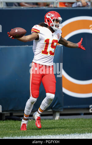 Illinois, USA. 25. August 2018. Leiter #19 Marcus Kemp feiert seinen Touchdown während der NFL Spiel zwischen der Kansas City Chiefs und Chicago Bears im Soldier Field in Chicago, IL. Fotograf: Mike Wulf Credit: Cal Sport Media/Alamy leben Nachrichten Stockfoto