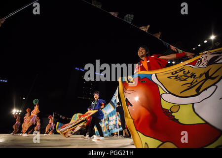 Nagoya, Aichi, Japan. 26 Aug, 2018. Die Teilnehmer gesehen, die auf der Hauptbühne. Nippon Domannaka Festival in Nagoya, Aichi. Eine der größten Dance Festival in Japan. Das Festival hatte 210 Dance Teams mit 23.000 Künstler aus dem In- und ausserhalb von Japan, und über 2 Millionen Zuschauern. Credit: Takahiro Yoshida/SOPA Images/ZUMA Draht/Alamy leben Nachrichten Stockfoto