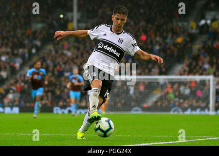 London, Großbritannien. 26 Aug, 2018. Luciano Vietto von Fulham in Aktion. Premier League match, Fulham v Burnley im Craven Cottage in London am Sonntag, den 26. August 2018. Dieses Bild dürfen nur für redaktionelle Zwecke verwendet werden. Nur die redaktionelle Nutzung, eine Lizenz für die gewerbliche Nutzung erforderlich. Keine Verwendung in Wetten, Spiele oder einer einzelnen Verein/Liga/player Publikationen. pic von Steffan Bowen/Andrew Orchard sport Fotografie/Alamy Live news Credit: Andrew Orchard sport Fotografie/Alamy leben Nachrichten Stockfoto