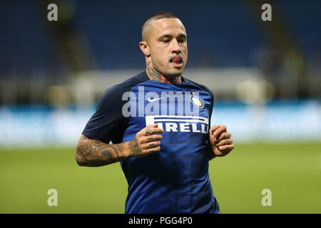 Mailand, Italien. 26 August, 2018. Radja Nainggolan des FC Internazionale während der Serie A-Spiel zwischen dem FC Internazionale und Torino Fc. Credit: Marco Canoniero/Alamy leben Nachrichten Stockfoto