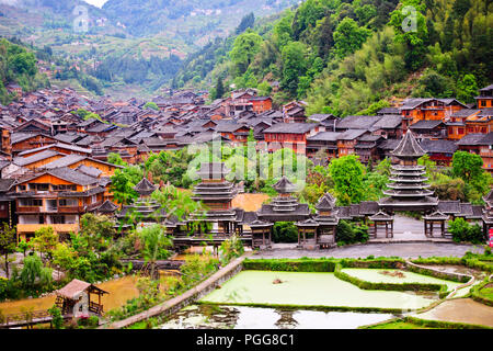 Dong Dorfes, antike Architektur, Bräuche, Kleid, am Besten erhaltene in China Zhaoxing Dorf, Provinz Guizhou, VR China, Volksrepublik China, China Stockfoto