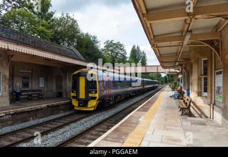 Der erste Great Western Zug kam am Bradford on Avon Railway Station, Wiltshire, England, Großbritannien an Stockfoto