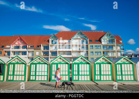 Holz- Kabinen am Strand von Cayeux-sur-Mer in der Normandie, Frankreich Stockfoto