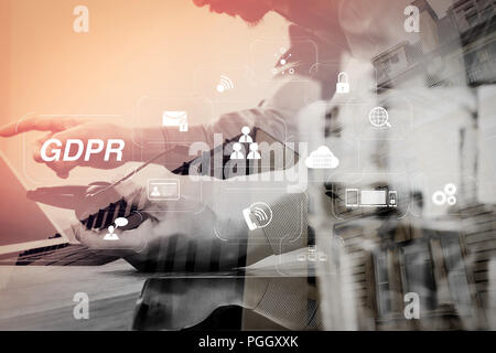 Bipr. Datenschutz Verordnung mit Cyber Sicherheit und Datenschutz virtuelle Diagramm. Doppelzimmer mit VOIP-Headset mit digital tablet Exposition des Menschen berechnen Stockfoto