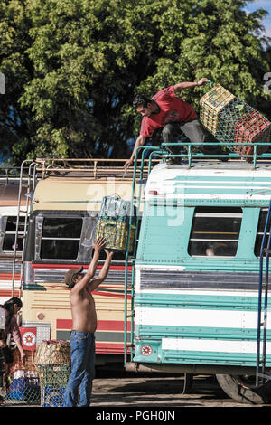 Bushaltestelle in Antigua Guatemala, Guatemala Stockfoto