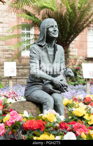 Statue von Linda McCartney in der Linda McCartney Memorial Garden, Campbeltown, Kintyre, Schottland, Großbritannien Stockfoto