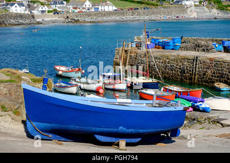 Coverack ein kleines Fischerdorf an der Lizard Halbinsel, Cornwall, England, Großbritannien Stockfoto