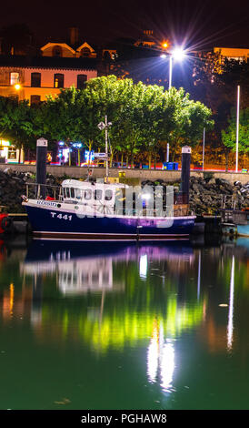 Fischerboot im Hafen von Howth Dublin Stockfoto