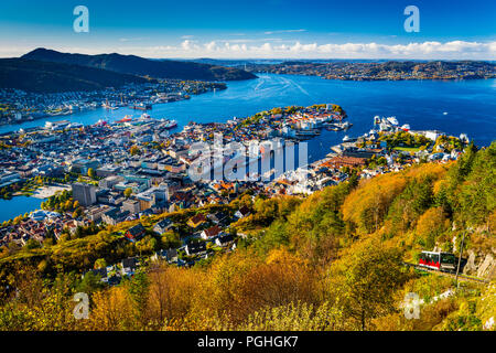 Herbst in Bergen, Norwegen. Blick vom Mt Floyen Stockfoto