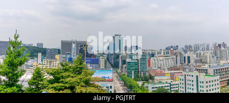 Seoul, Südkorea - May 21, 2018: Eine Ansicht von Gangnam-daero Avenue übersicht Seoul Central District Court in Gangnam Bezirk, Seoul, Korea Stockfoto