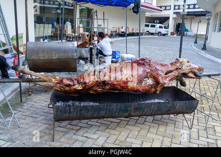 Manila, Philippinen - May 14, 2018: Kuh geröstet in der köhlerei in Manila Restaurant Stockfoto