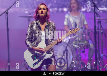 Toronto, Kanada. 26. August 2018. Kylie Miller von den Stränden führt auf der Bühne während der 2018 iHeartRadio MuchMusic Video Awards Show im MuchMusic HQ in der Queen Street in Toronto. Nicole Wilson/L 2 M/EXimages Stockfoto