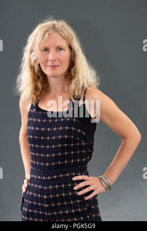 Edinburgh, Schottland, Großbritannien. 27 August, 2018. Abgebildet; Samantha Harvey, der englische Autor. Ihr Roman der westlichen Wind' ist ein aus dem 15. Jahrhundert Geheimnis von Dorf Priester John reve, in dem ein Mann bis zu seinem Tod in einem Fluss mitgerissen wird. Credit: Iain Masterton/Alamy leben Nachrichten Stockfoto