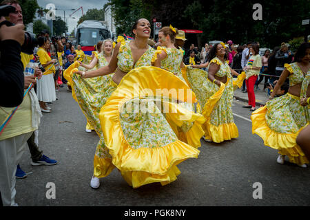 London, Großbritannien. 27. August 2018. Notting Hill Carnival London, Großbritannien, 27. August 2018 von Artur Kula - Jabba © JabbaPhoto Credit: Artur Kula/Alamy leben Nachrichten Stockfoto