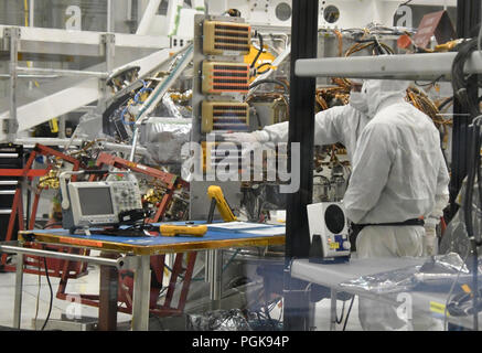 In Pasadena, Kalifornien. 27 Aug, 2018. Mars Rover Mission arbeiten Wissenschaftler und Ingenieure an verschiedenen Teilen des Mars Rover 2020 Agentur Jet Propulsion Laboratory Montag. Foto von Gene Blevins/LA DailyNews/SCNG/ZumaPress Credit: Gene Blevins/ZUMA Draht/Alamy leben Nachrichten Stockfoto