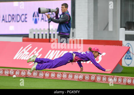 Hove, Großbritannien. 27. August 2018. Rachael Haynes von Loughborough Blitz verfehlt die Kugel während der Kia Abendmahl League Finale 2018 - Finale zwischen Loughborough Blitz- und Surrey Sterne am 1. Zentrale County Ground am Montag, den 27. August 2018 zu fangen. Hove, England. Credit: Taka G Wu Credit: Taka Wu/Alamy leben Nachrichten Stockfoto