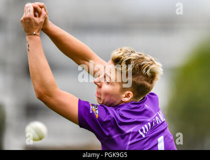 Hove, Großbritannien. 27. August 2018. Elyse Villani Loughborough Blitz verfehlt die Kugel während der Kia Abendmahl League Finale 2018 - Finale zwischen Loughborough Blitz- und Surrey Sterne am 1. Zentrale County Ground am Montag, den 27. August 2018. Hove, England. Credit: Taka G Wu Credit: Taka Wu/Alamy leben Nachrichten Stockfoto