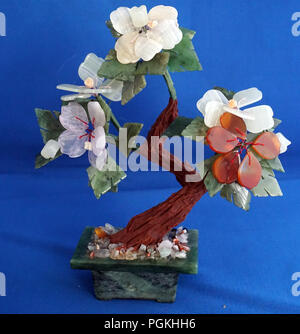 Vintage chinesischen Hardstone Mineral Blume Baum Stockfoto