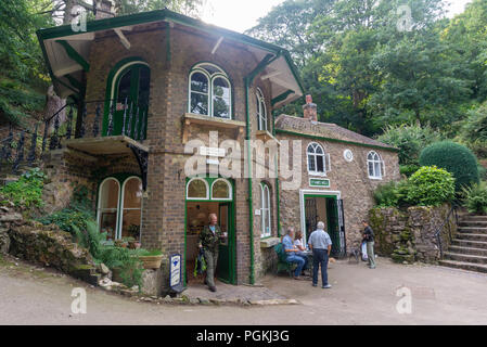 St. Ann's Gut Käfig und Gehäuse einer Bergquelle in der Malvern Hills über Great Malvern, Worcestershire, England, Großbritannien Stockfoto