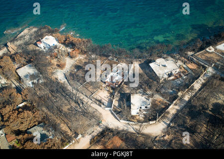 Mati, Athen - 26. Juli 2018: Die Luftaufnahme zeigt einen verbrannten Fläche nach einem wildfire in der Ortschaft Mati, in der Nähe von Athen. Wildfires trat am 23. Stockfoto