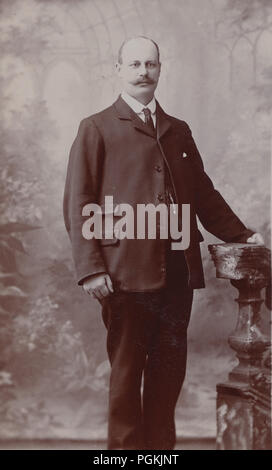 Vintage Foto des pensionierten Polizei Sergeant Barnes Ende der Tower von London Polizei. Seit 1884 und 1911 in den Ruhestand. Stockfoto