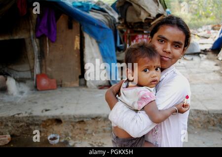 Bruder und Schwester aus den Slums Stockfoto