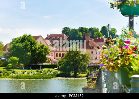 Graue Stadt von der Saone Brücke, Frankreich Stockfoto