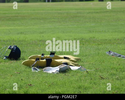 Kricket in Irving Bald Spielen unter den Lichtern Stockfoto