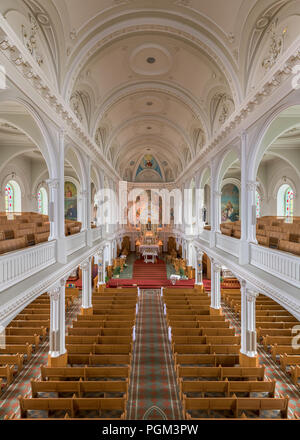 Innenraum der historischen St. Peter Katholische Kirche auf dem Cabot Trail in Cheticamp, Nova Scotia Stockfoto