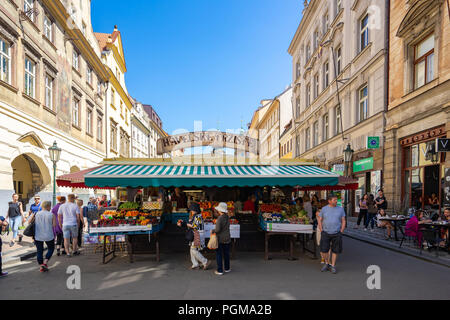 Prag, Tschechische - Mai 7, 2018: Havelska in Prag, Tschechische Republik. Stockfoto