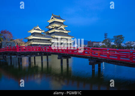 Nacht Blick auf Schloß Matsumoto, Nagano, Japan. Stockfoto