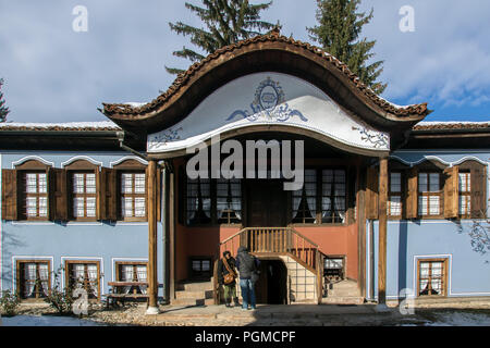 KOPRIVSHTITSA, Bulgarien - Dezember 13, 2013: Museum Lutova Haus in der historischen Stadt Koprivshtitsa, Region Sofia, Bulgarien Stockfoto