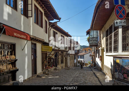 VELIKO Tarnovo, Bulgarien - 11. APRIL 2017: Häuser in der Altstadt von Veliko Tarnovo, Bulgarien Stockfoto