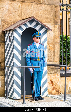 Die Prager Burg Wachwechsel Zeremonie, Tschechische Republik Stockfoto