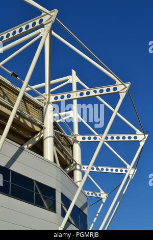 Atemberaubende, natürlich beleuchteten Bild des Riverside Stadium, die Heimat von Middlesbrough Fußball-Club. Stockfoto