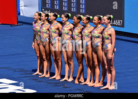 Budapest, Ungarn - 18.Juli 2017. Mannschaft schwimmen Spanien synchronisiert die Durchführung einer synchronisierten Routine von aufwendigen bewegt sich in der Endrunde des Team Technische Stockfoto