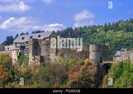 Die mittelalterlichen Château de Bouillon Schloss in der Stadt Bouillon, Provinz Luxemburg, die Belgischen Ardennen, Belgien Stockfoto