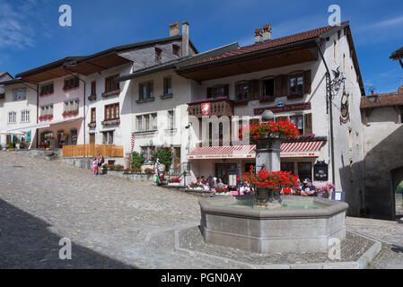 Rue du Bourg, Gruyères, Schweiz Stockfoto