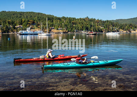 Kajak in Brentwood Bay, Saanich Peninsula, Vancouver Island, British Columbia, Kanada Stockfoto