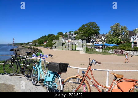 Leihfahrräder am Elberadweg in Blankenese, Hamburg, Deutschland, Europa Stockfoto