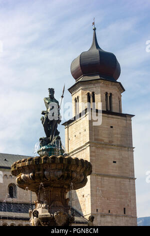 Neptun Brunnen auf der Piazza Duomo in Trento, Italien Stockfoto