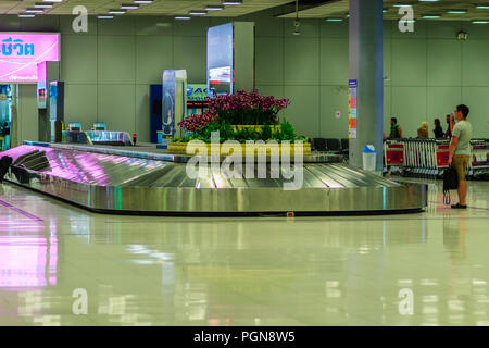 Bangkok, Thailand - 21. Februar 2017: Anspruch, in Suvarnabhumi International Airport Gepäck Stockfoto